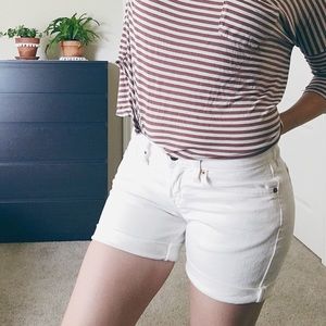 Lucky Brand white Laguna boyfriend shorts size 0.